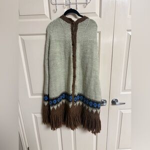 VTG 70s Southwestern Wool Yarn Poncho